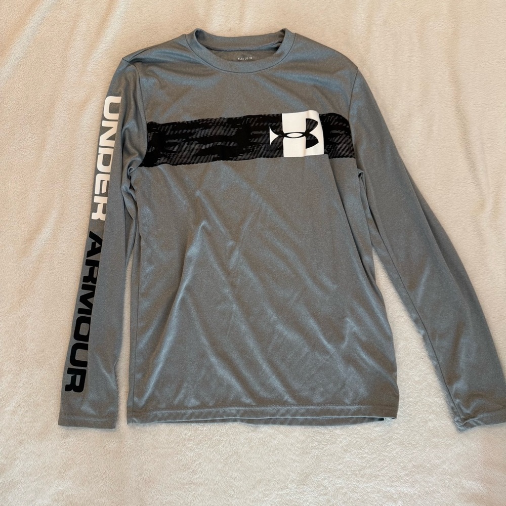 Under Armour Gray Long Sleeve Tee with Black Accents